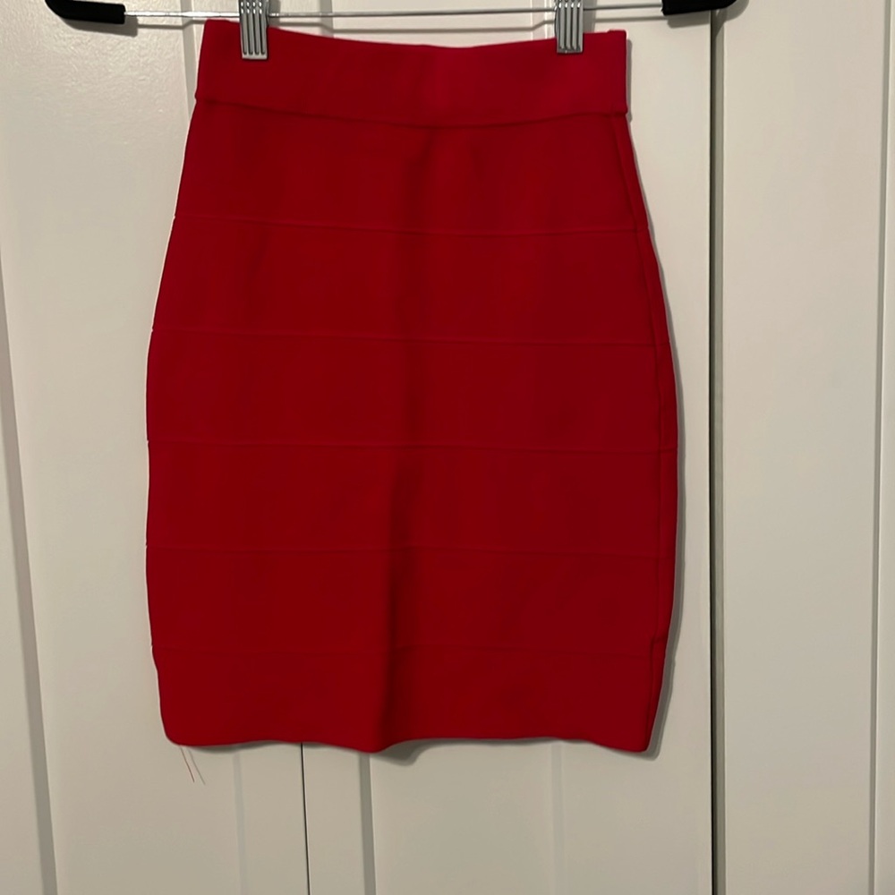 Red stretchy skirt from forever 21 used like new size small